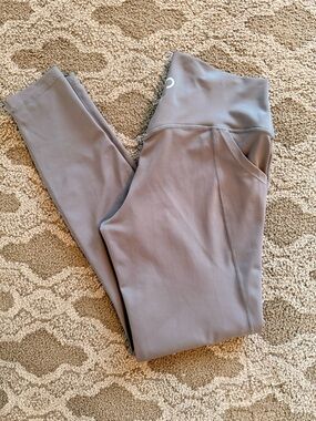 Curves N CombatBoots - Gray High-Waist Active Leggings - Size Medium